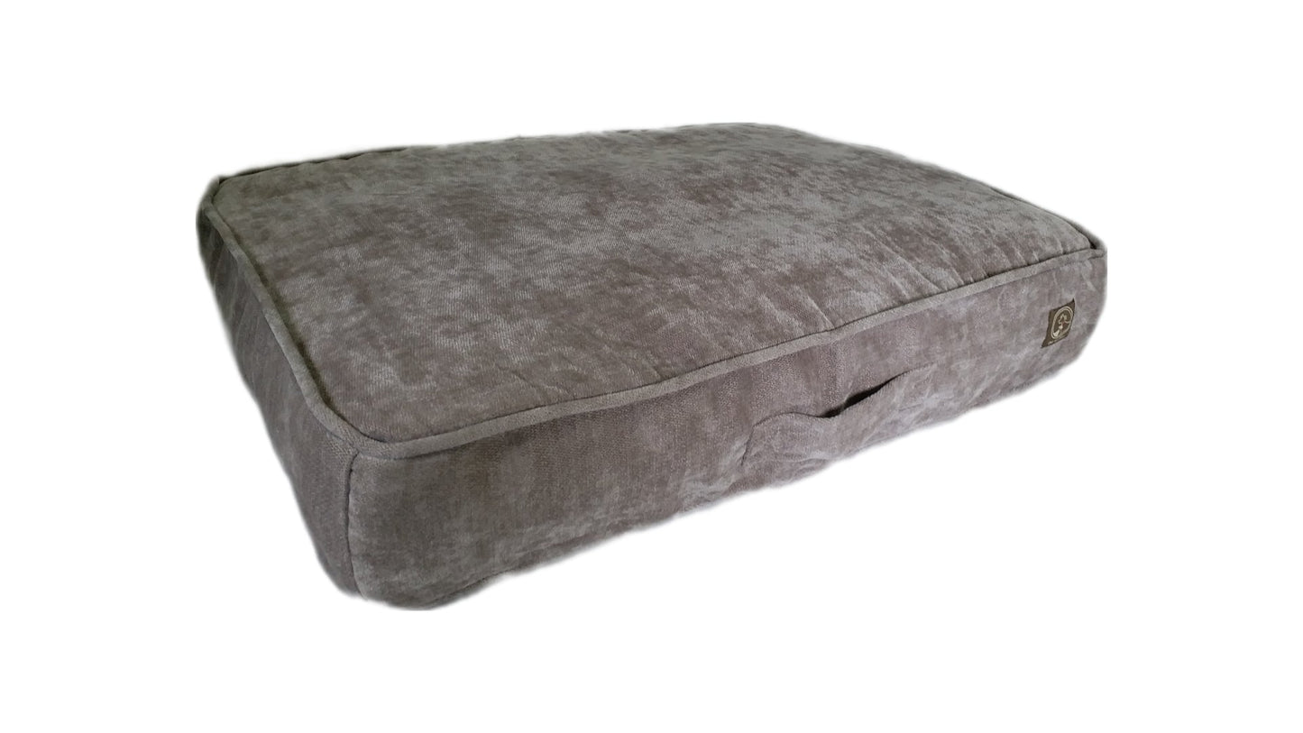 Pamola Classic Pillow Bed